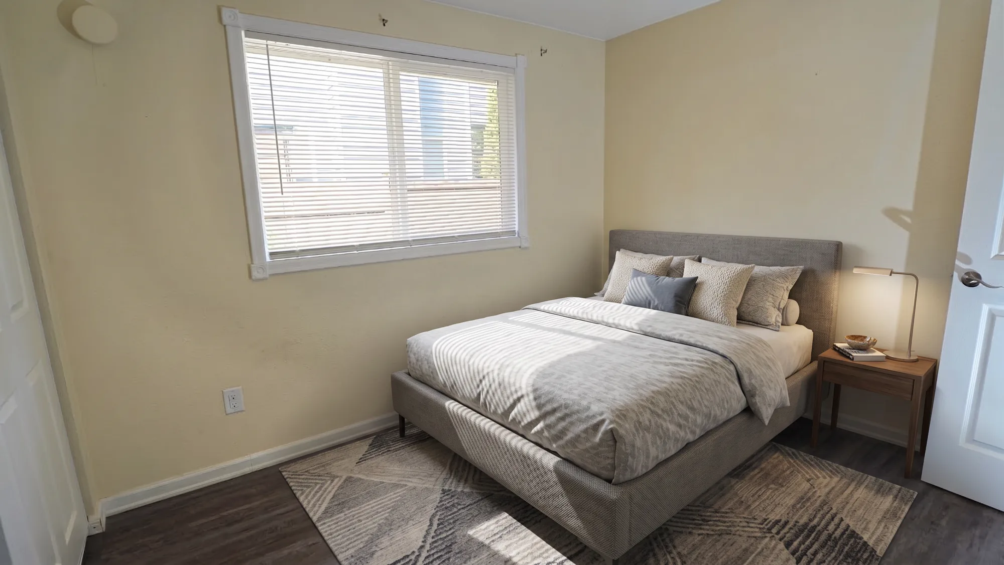 Modern guest bedroom