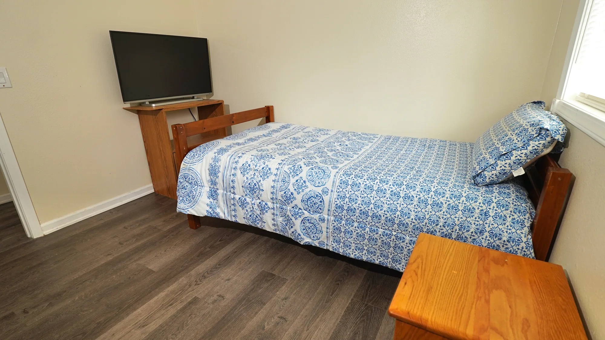 Bedroom with sitting area